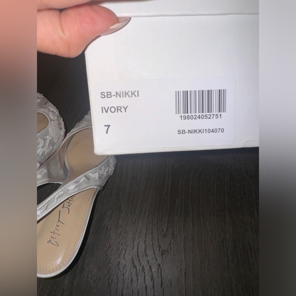 Betsey Johnson Nikki Embroidered Slingback Evening Pumps - Picture 9 of 9